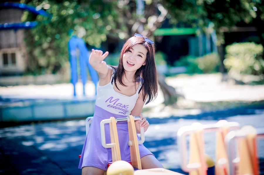“不成功，便成仁。”吕布默默地点了点头，看了贾诩一眼，叹了口气：“虽然无法认同，至少我们做不到，但这种人，的确让人敬佩，传我命令，让礼部在周瑜葬礼之上，送一份礼物过去，表达一下我军对周瑜的敬意。”